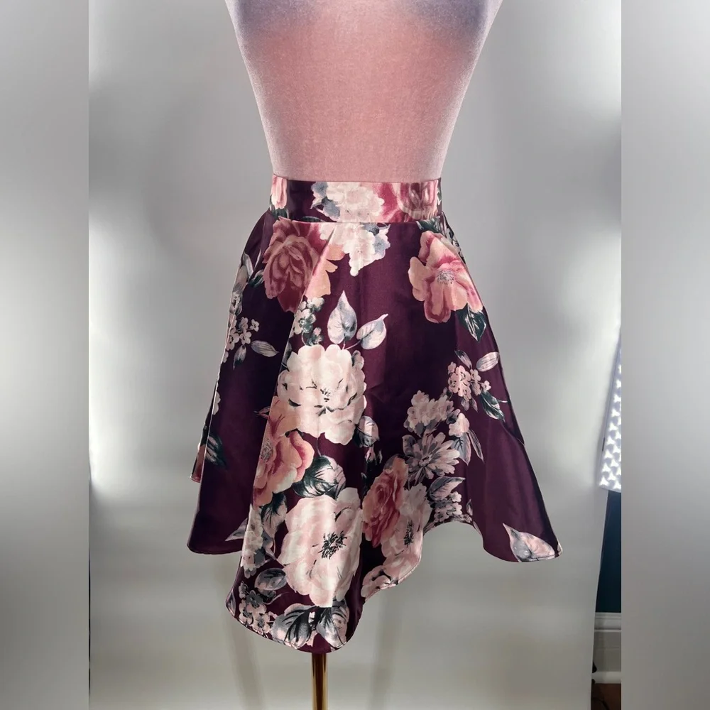 EUC City Triangles Floral Print Mini Skirt